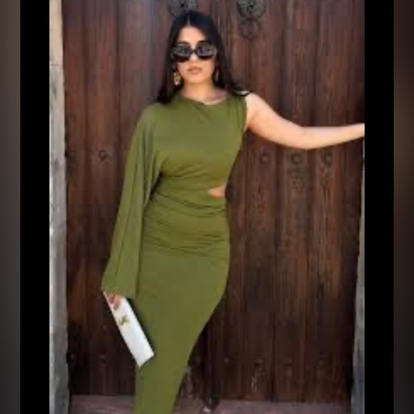 Zara cut out midi dress - Picture 1 of 6